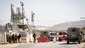 מחסום ליד שכם