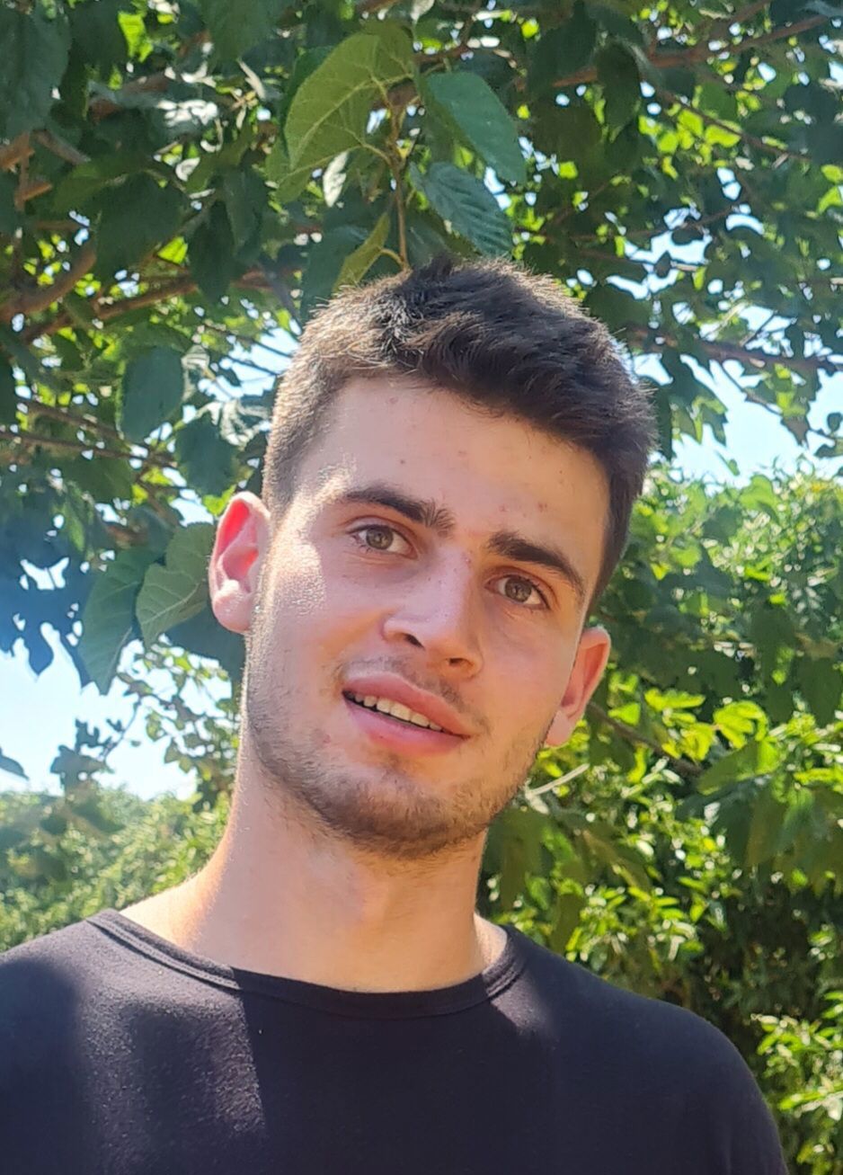 אורי למד