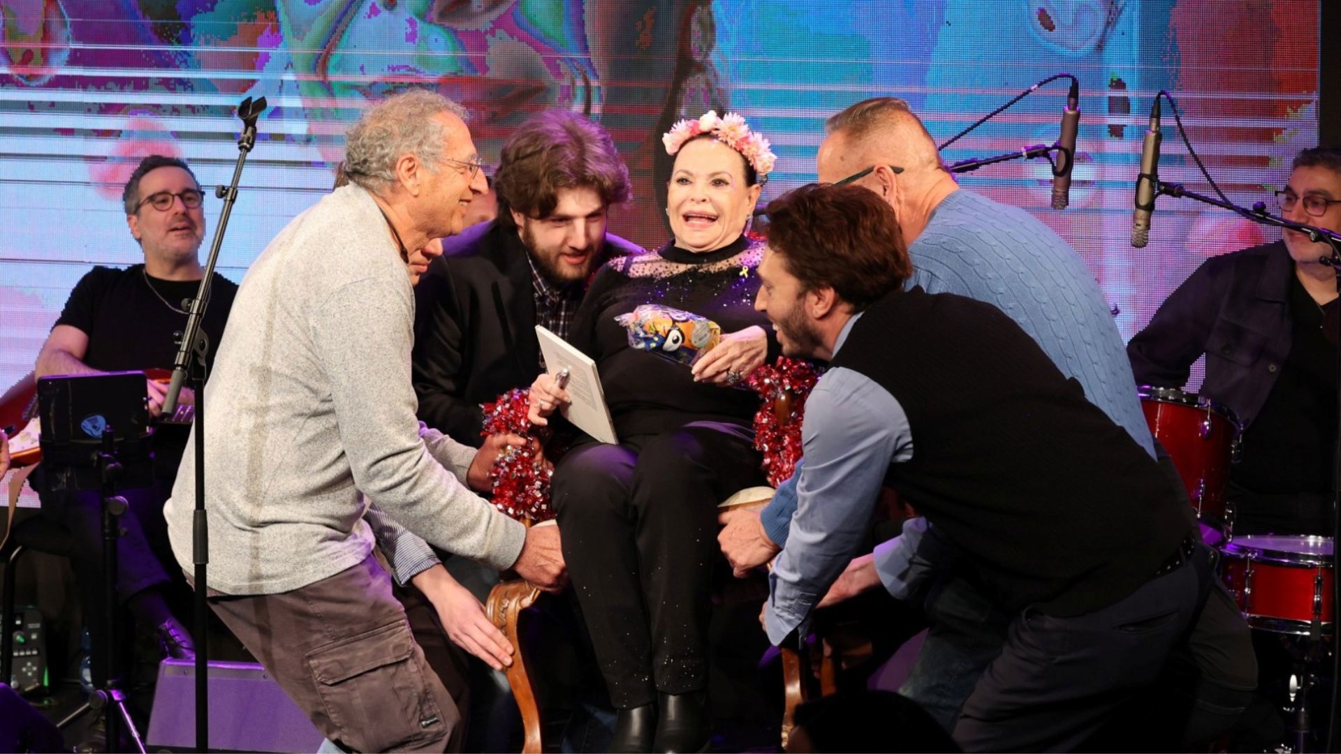 גילה אלמגור-אגמון בתיאטרון צוותא, היום