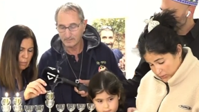 הדלקת נר שני, משפחת אדר