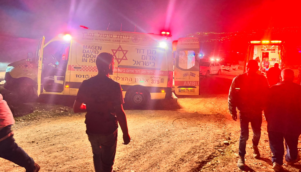 אמבולנס מד"א בזירת הירי בבנימין