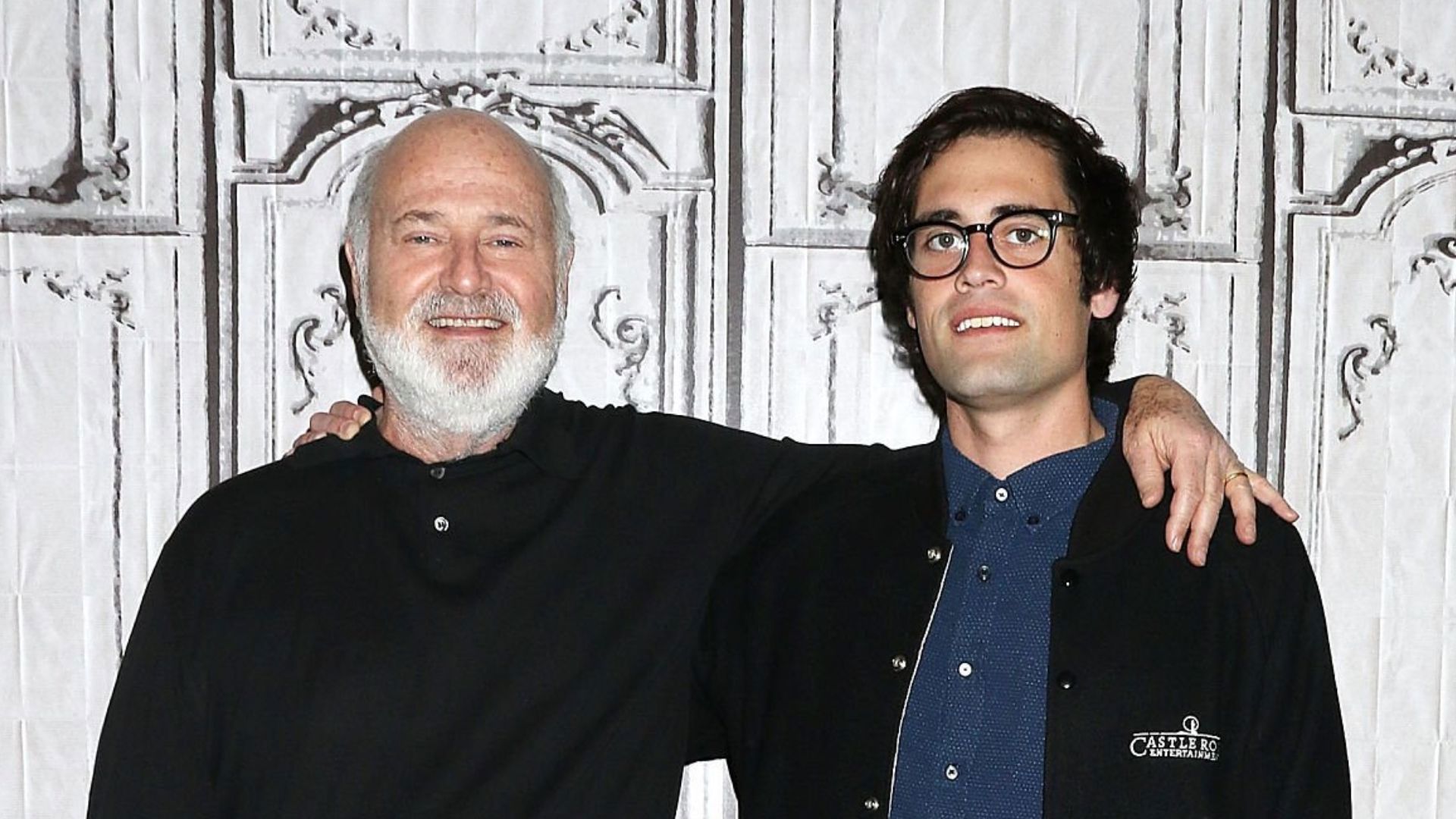 רוב ריינר (משמאל) עם בנו ניק בניו יורק, מאי 2016