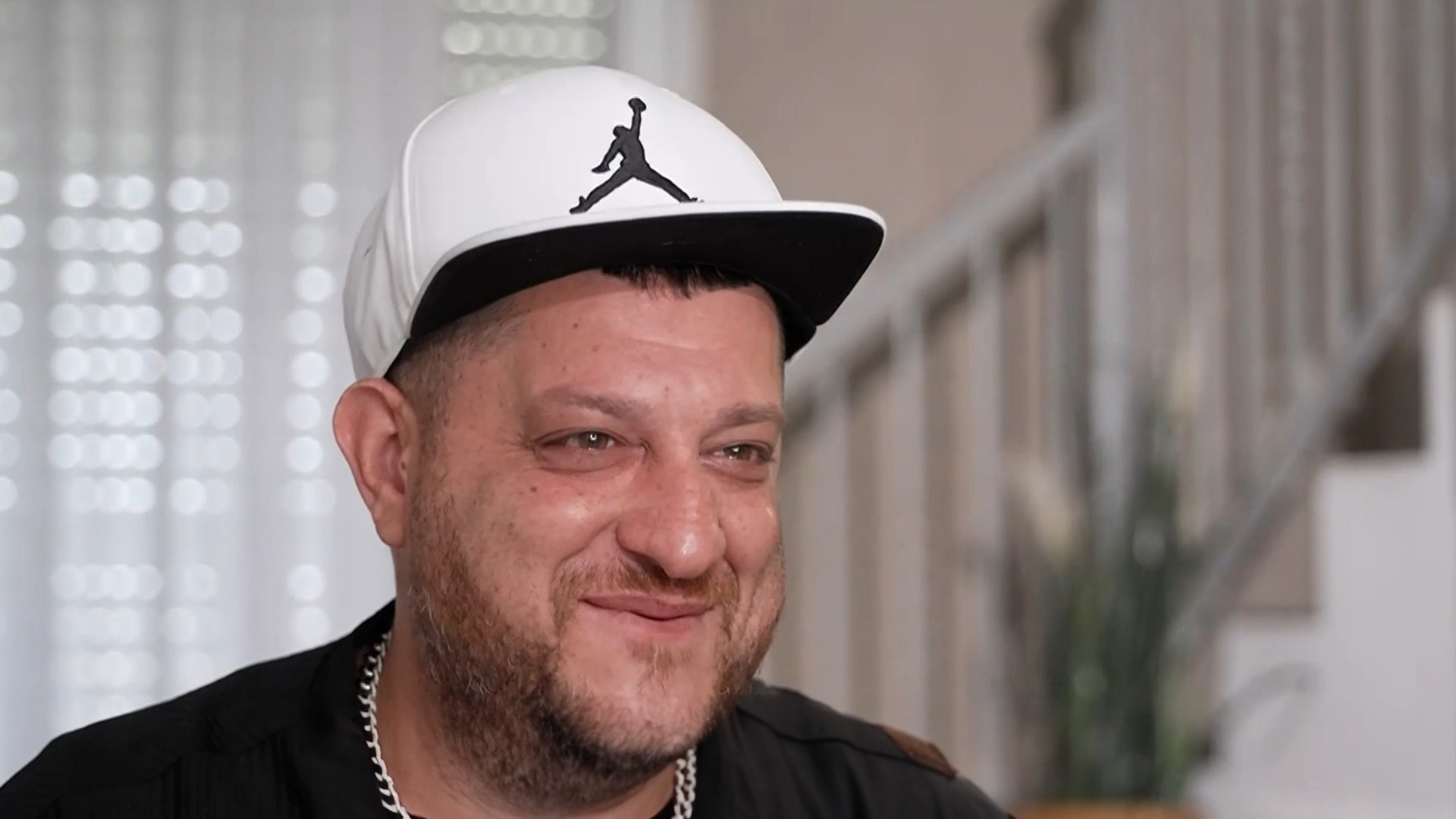 נפל בטיקטוק: מהישיבה בכלא ועד ההצלחה ברשת - החיים של "ברי סרטונים"