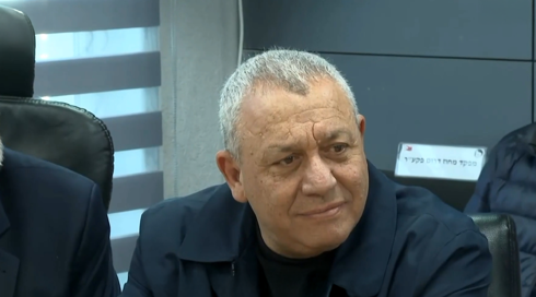איזנקוט תקף את נתניהו: "ידע על היחסים של לשכתו עם קטר"