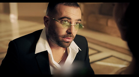מהבמה לבורסה: עומר אדם התחיל להשקיע בחברות הייטק בשווי מיליארדים