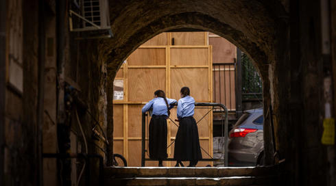 אם לנערה בירושלים: העירייה רקמה עסקה לקבלת הבת שלי בתמורה ל-5 תלמידות "חלשות"