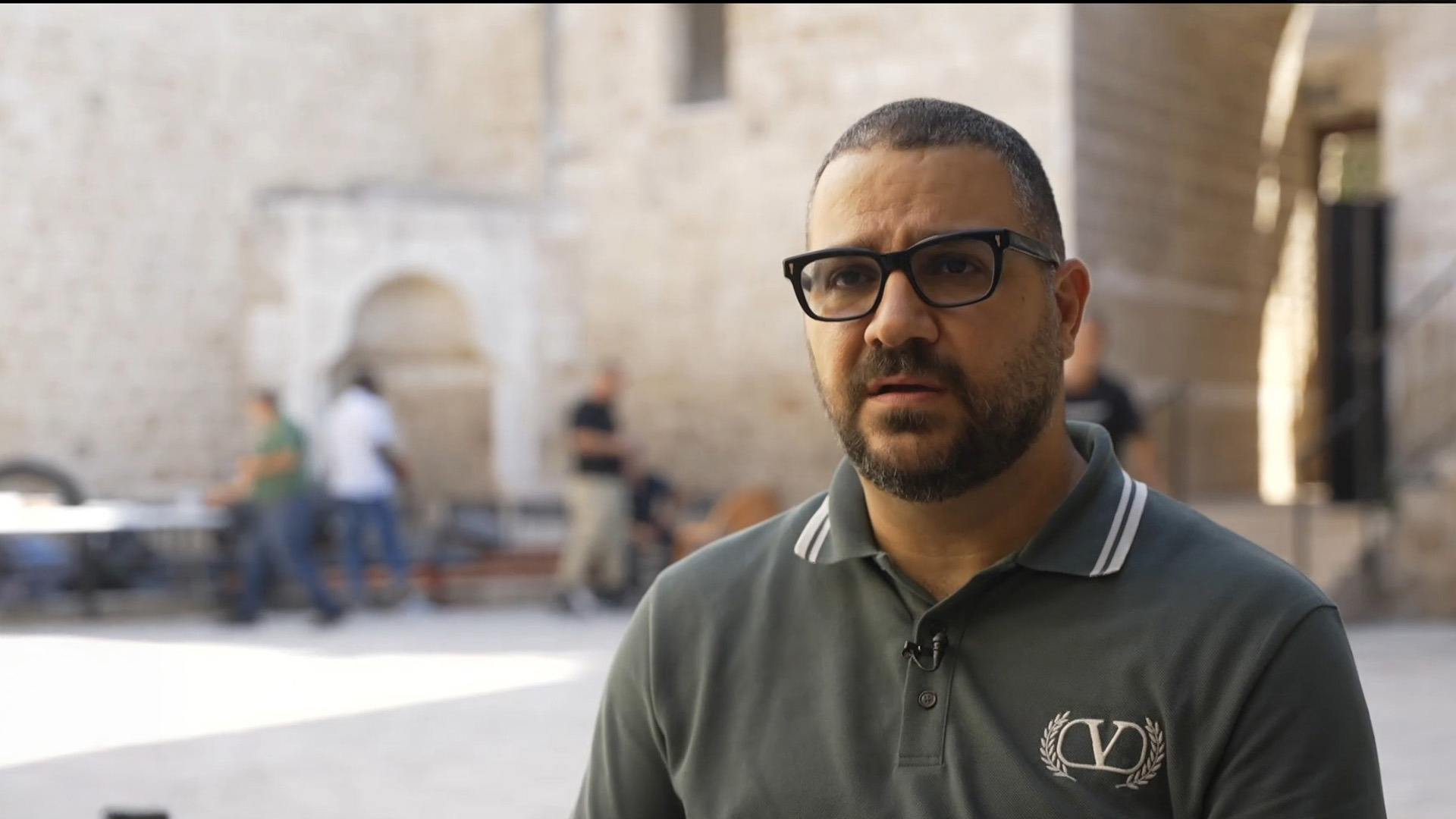 קמים מהתחתית: השפעת הנפילה במסגד בחיפה על היחסים בין המוסלמים והיהודים