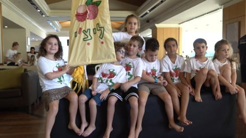שלום כיתה א': ילדי בארי פתחו את שנת הלימודים בטקס בים המלח
