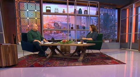 בין השמשות | עונה 3, פרק 43 - תמי סירקיס