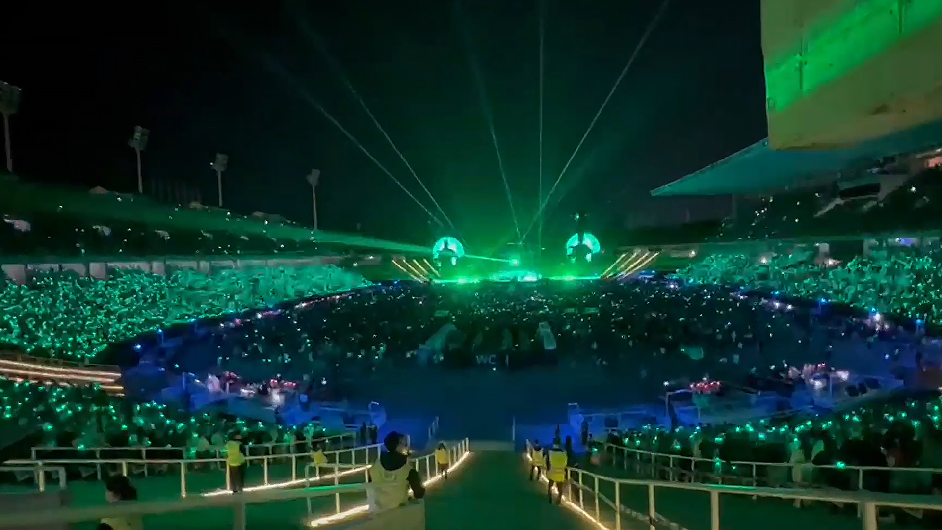 הופעות בחו"ל