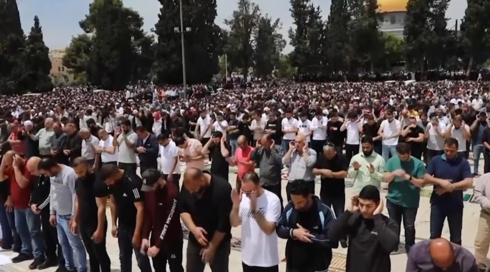 ستوديو صلاة الجمعة 