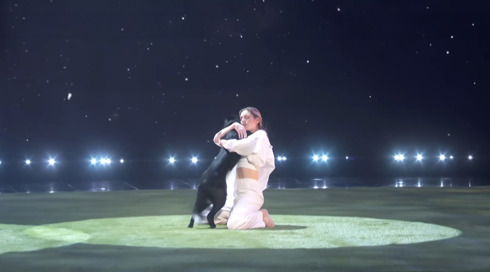 בזמן שזכתה במקום השני ב"אמריקה גוט טאלנט" - רוני התבשרה על מות אביה