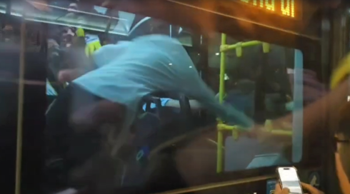 אוהדי בית"ר תקפו נהגי אוטובוס בירושלים אחרי ההפסד בגמר, המשטרה פתחה בחקירה