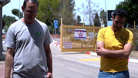 במדשאות קיבוץ יד מרדכי הילדים כבר חזרו לשחק