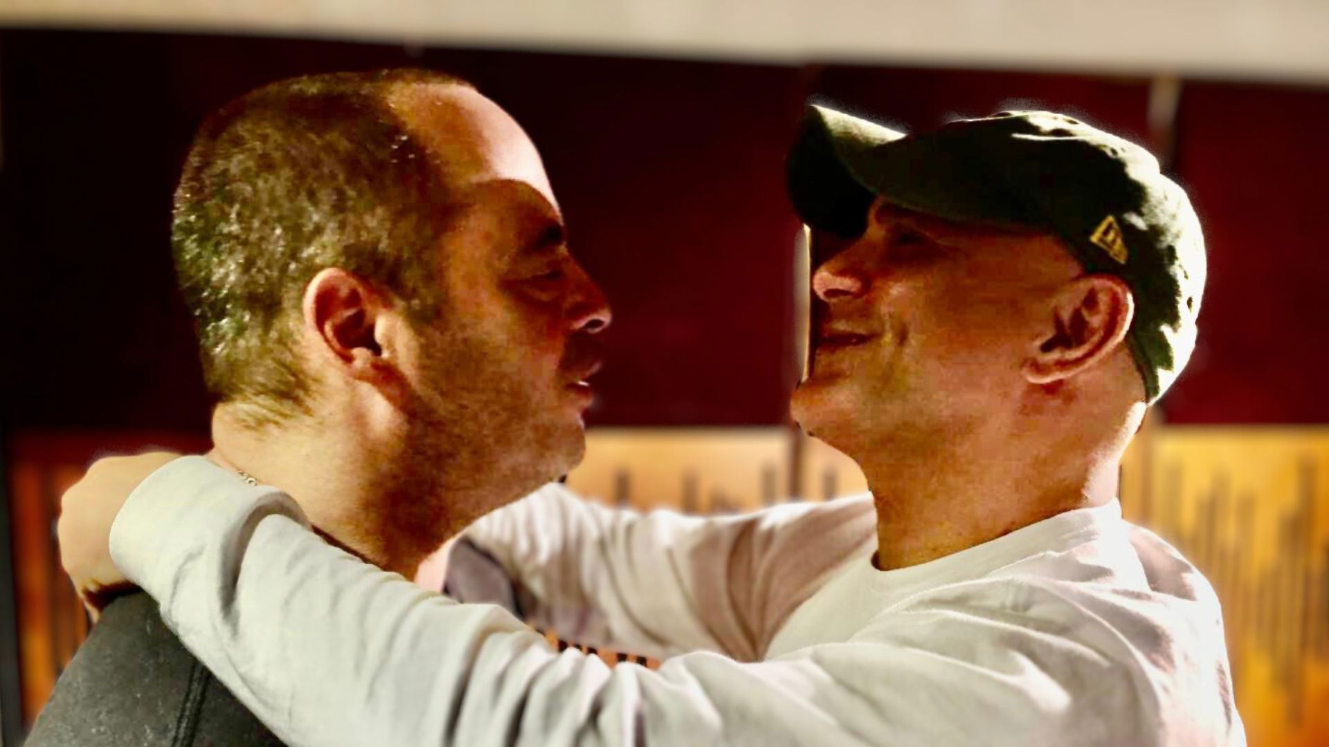 שירזי עם אדם, ארכיון