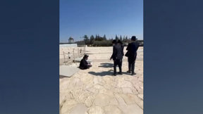 מרתיח: מאות חרדים ביזו את אתר ההנצחה יד לשריון, הלוחמים מוחים