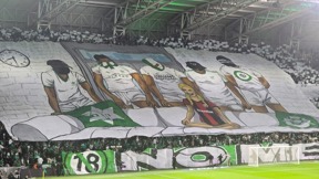 השלט של אוהדי מכבי חיפה בדרבי 