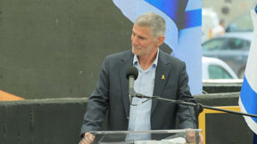 צעקות "בוגד" לעבר יאיר גולן - שלא נשאר חייב: "ביבי מעוור אתכם"