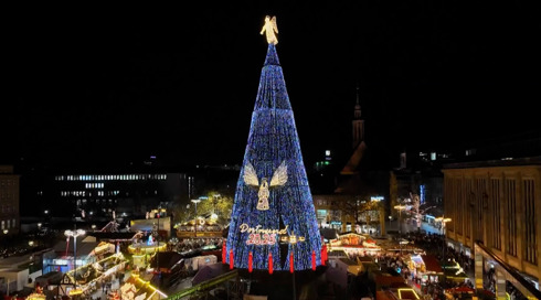 עצי אשוח, שווקים מקושטים ויין חם: אירופה מתכוננת לקריסמס