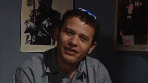 פרידה מגיבור תרבות: מאות ליוו את השחקן רמי הויברגר בדרכו האחרונה