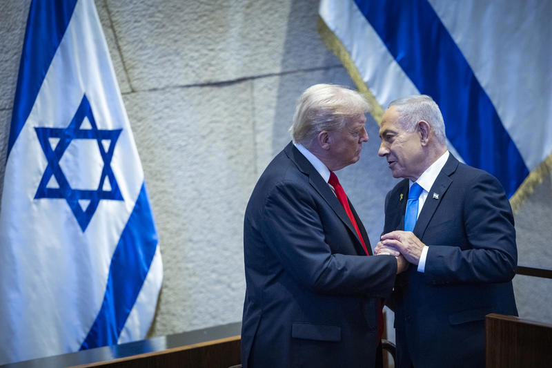 ראש הממשלה בנימין נתניהו עם נשיא ארצות הברית דונלד טראמפ בכנסת, אוקטובר 2025