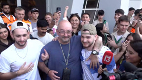 חוזרים לחיים: המונים קיבלו את בר קופרשטיין בביתו