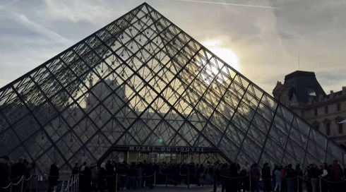 פדיחה נוספת אחרי השוד בלובר: ההטרלה שהראתה מה רמת האבטחה במוזיאון מסעירה את פריז