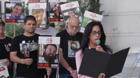 עינב צנגאוקר ובני משפחות חטופים בהצהרה