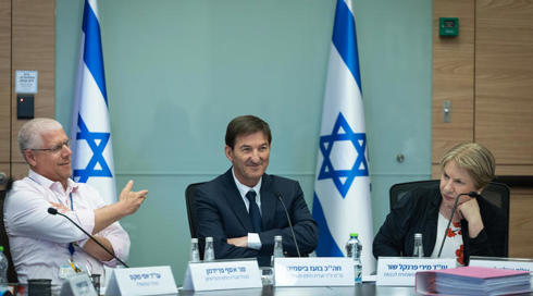 ועדת החוץ והביטחון.יונתן זינדל, פלאש 90 ועדת החוץ והביטחון