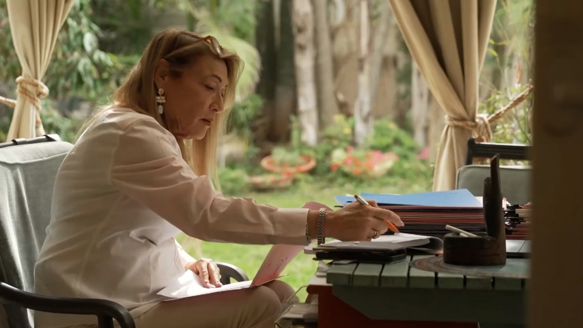 נמאס לכם מטינדר? השדכניות חוזרות - ודוחקות החוצה את אפליקציית ההיכרויות