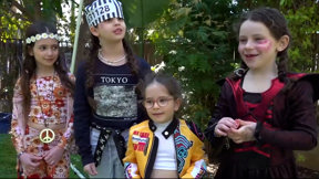 חוגגים - במקלטים: חגיגות פורים בוטלו אבל הישראלים לא רוצים לוותר