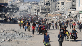 תושבים עזתים בח'אן יונס, דרום הרצועה